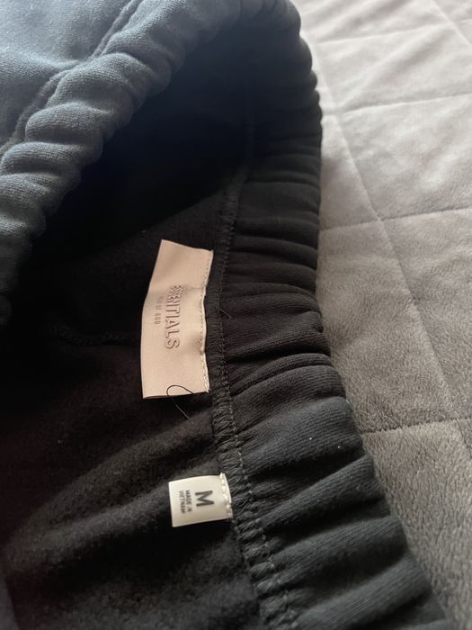 Essentials екип BLACK OATMEAL