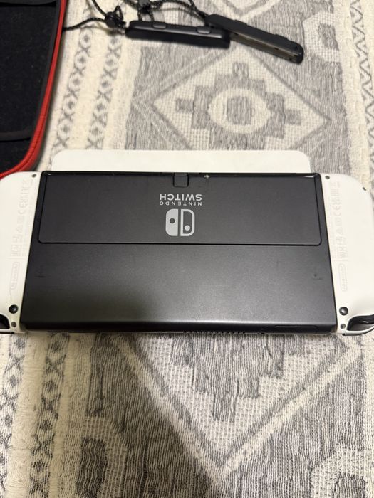 Продам Nintendo Swith OLED