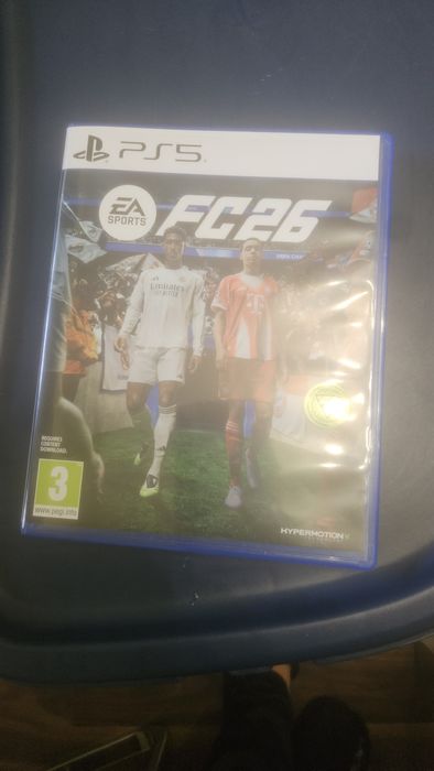Продавам FC 26 PS 5