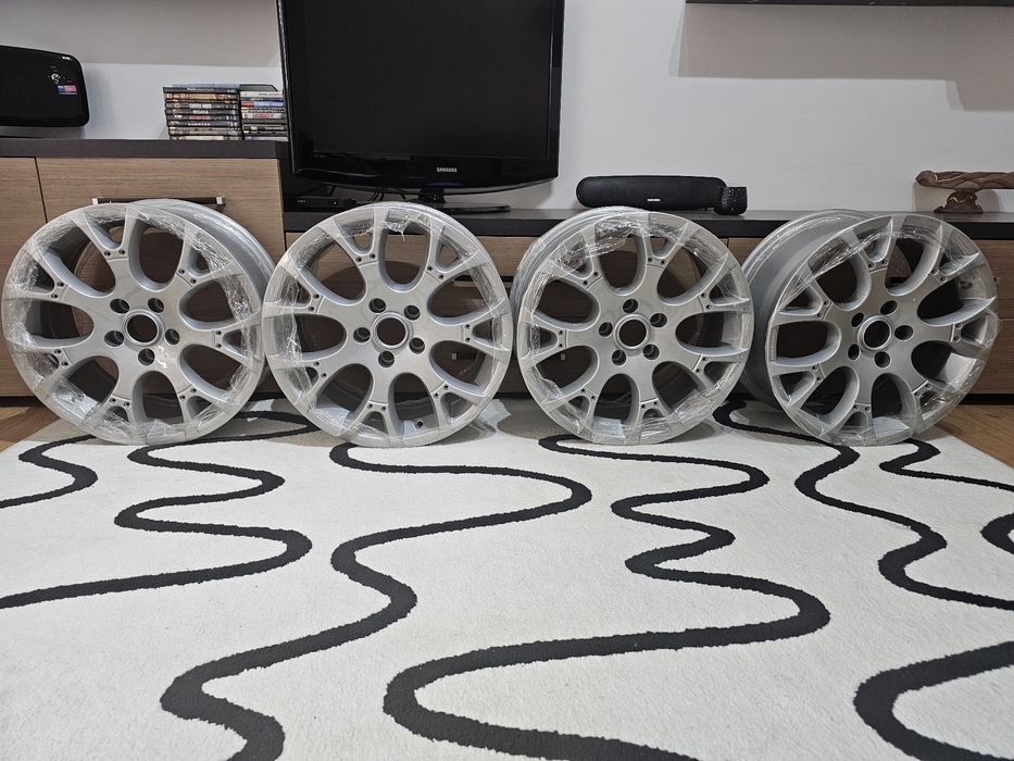 Jante 17 inch  mercedes.  ..et 37..