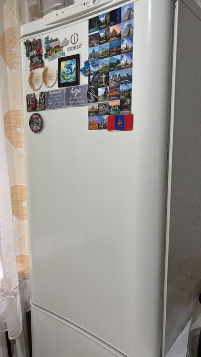 Холодильник INDESIT