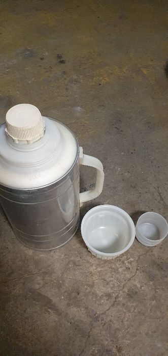 Диспенсер голям и Термус голям