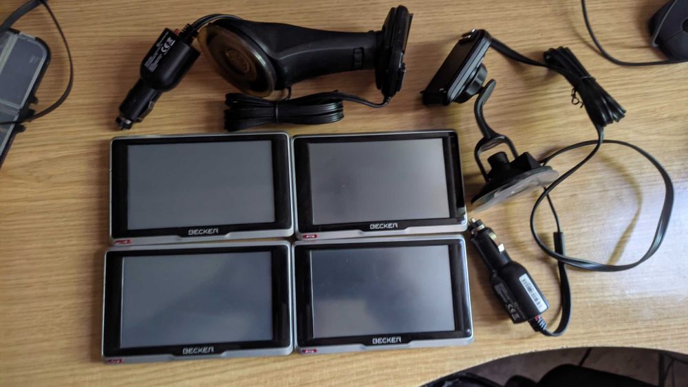 Навигация висок клас за камион Becker 5"