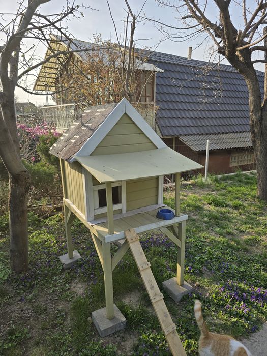 Продам домик для кошек