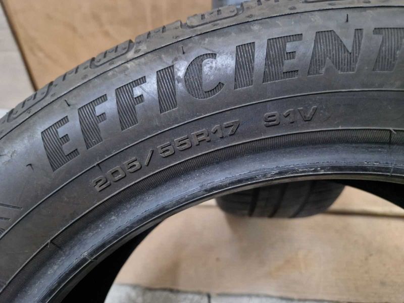 2 Goodyear R17 205/55
летни гуми
DOT1918