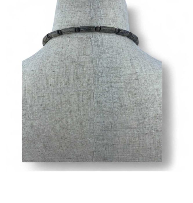 Колие с висулка от агарово дърво