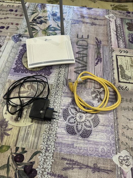 TP-Link Wi-Fi рутер 300 Mbps – отличен, с кабел и захранване