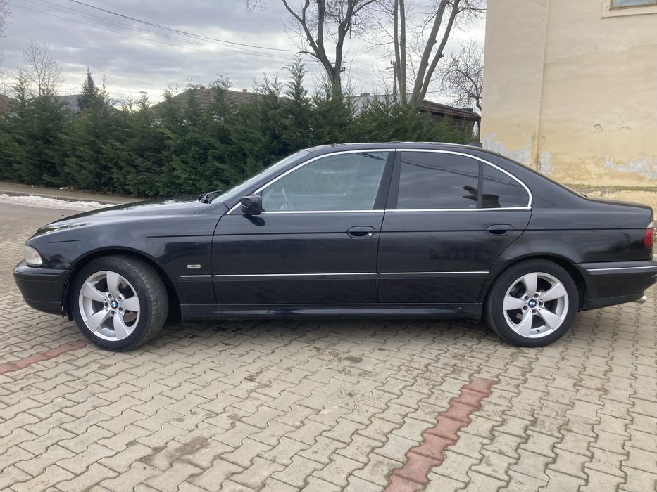 De vanzare  bmw e39 520i