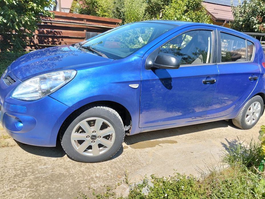 Vând Hyundai i20