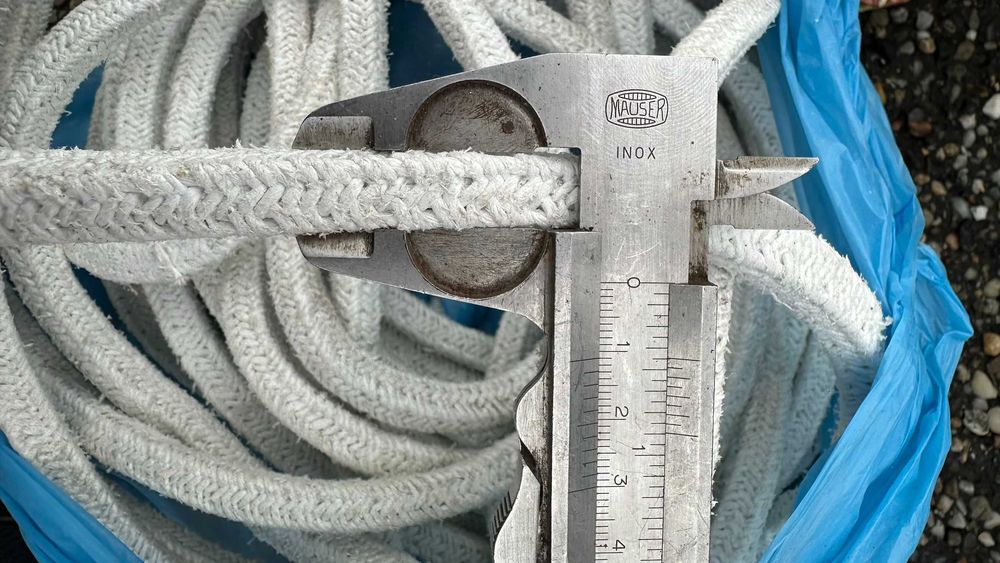 Azbest dimensiune 6-24mm, normal sau grafitat