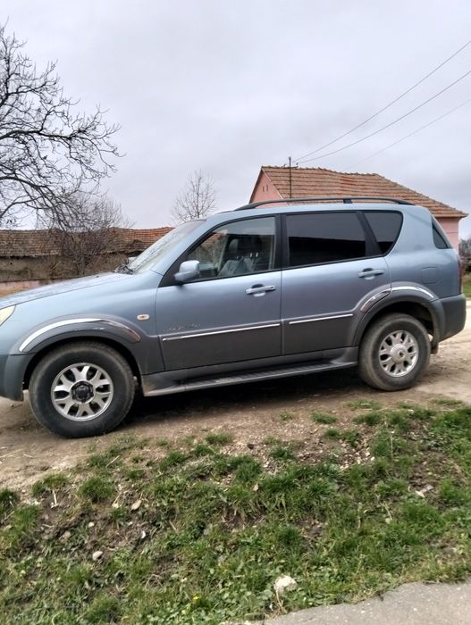 Vând Ssangyong Rextonu