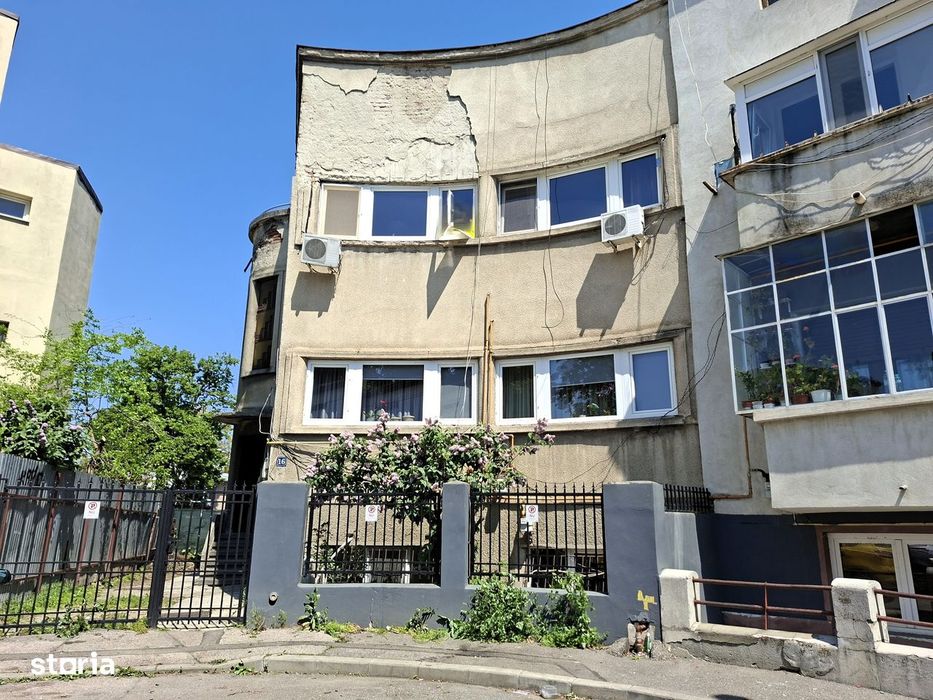 Apartament cu 3 camere în vilă interbelică, de renovat - comision 0%!