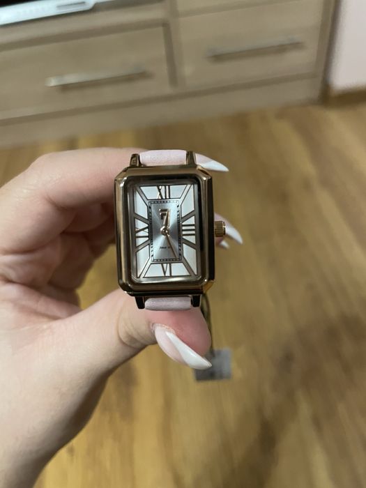 Елегантен ръчен дамски часовник Fila