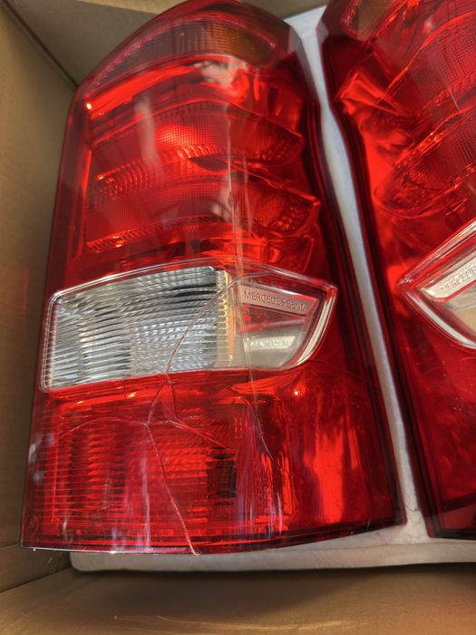 Mercedes Vito Grila ,Stopuri, consola navigatie si emblema