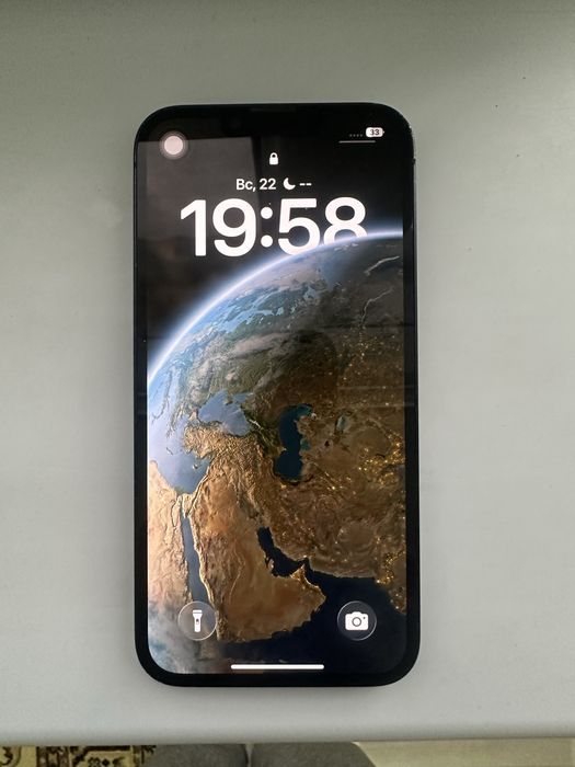 Продам айфон 13 с коробкой