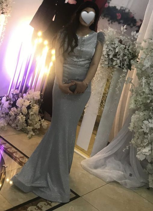 Блестящее платье