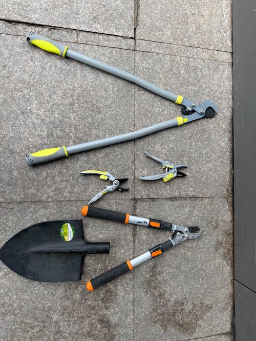 Лопата права/Ножица за клони /Лозарска ножица/Пистолет за водоструйка