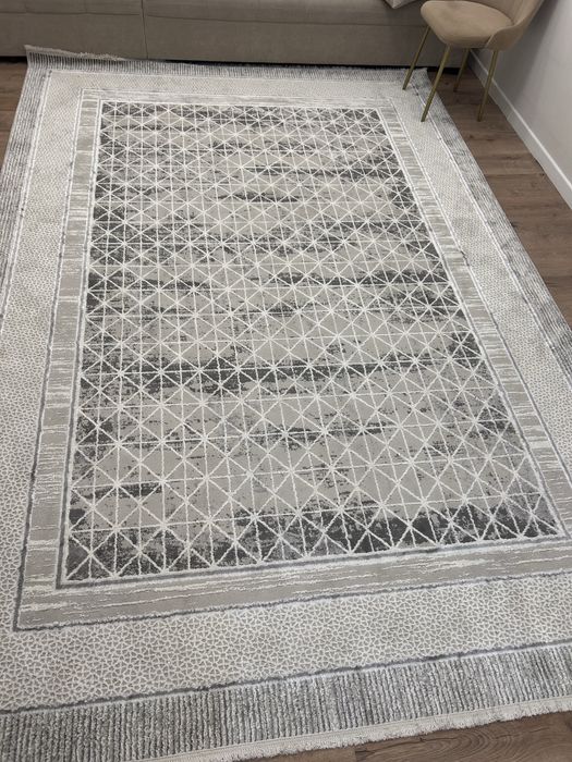 Продам ковер в отличном состоянии