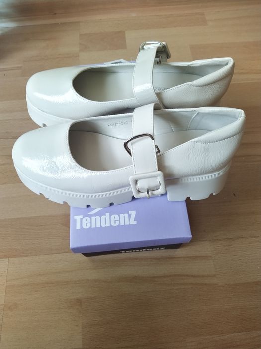 Дамски обувки Tendenz