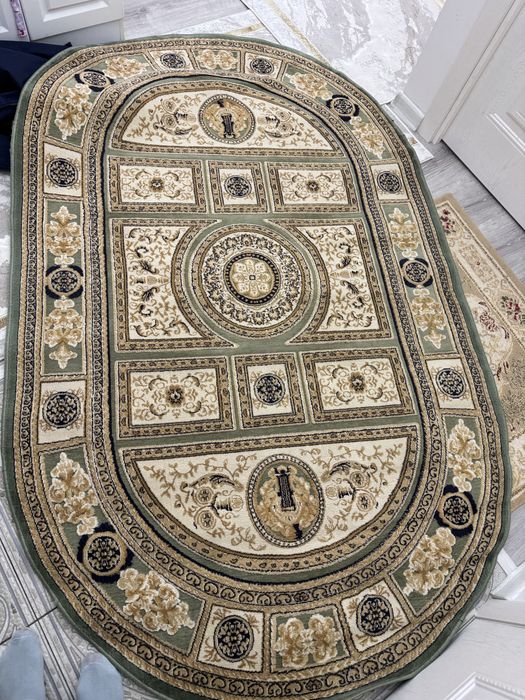 Продам ковер овальный