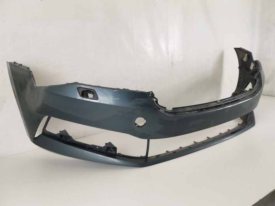 Предна броня - Шкода Суперб 3 [фейслифт] [ - ] Оригинална и в добро съ