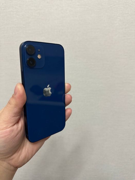 Iphone 12 mini. В хорошем состояние.