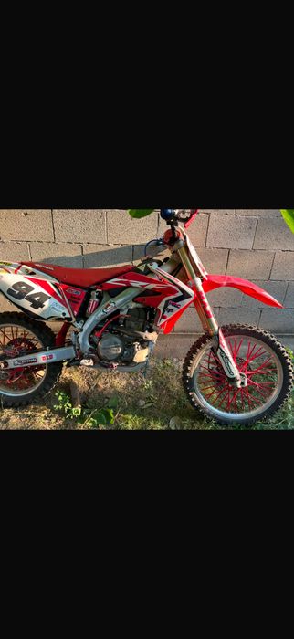 Se vinde crf450r din 2008