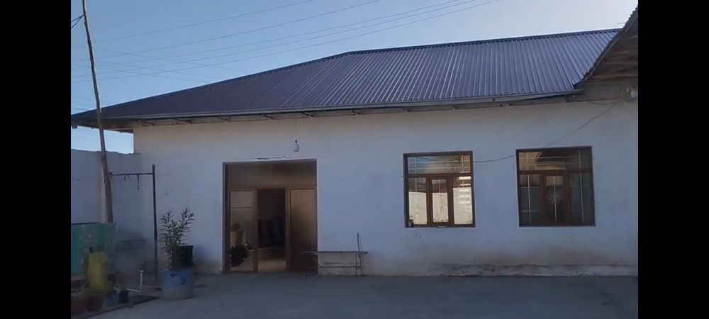 Ҳовли сотилади трассани устида бизнес учун қулай жой