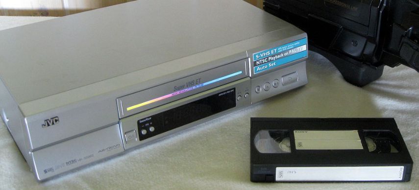 Прехвърляне на видеокасетки VHS, miniDV на Флашка, USB Flash - 10 лв