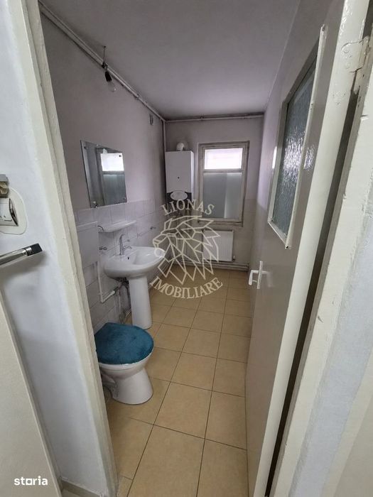 Spatiu comercial 40 mp la strada-ideal magazin, salon, florarie-Han