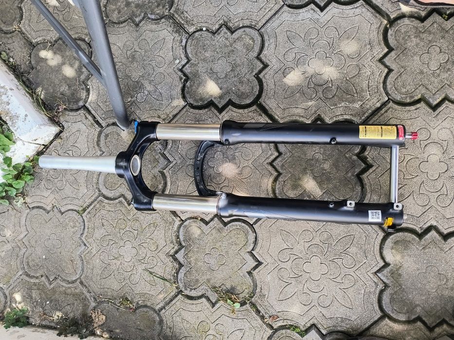 Furca  SR Suntour XCR/ 27,5 boost
