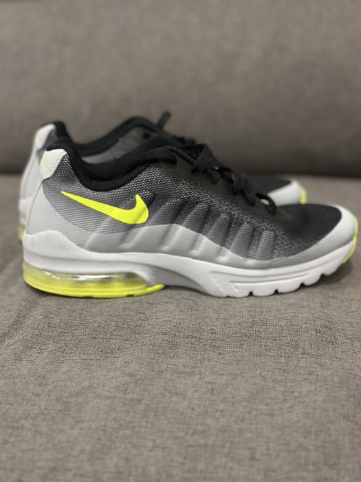 Маратонки Nike air max invigor 37,5 н.