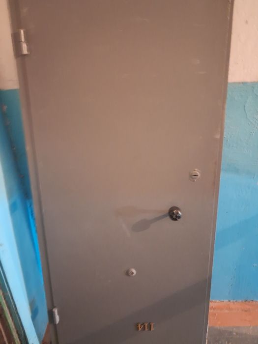 Дверь выходные наружный