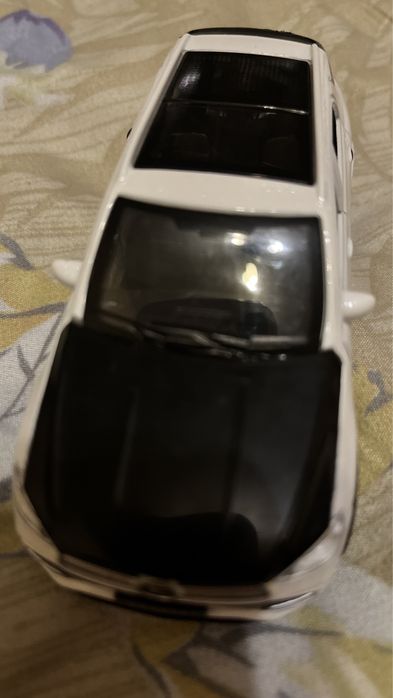 Игрушечные машинки, Mercedes JL и Bugatti