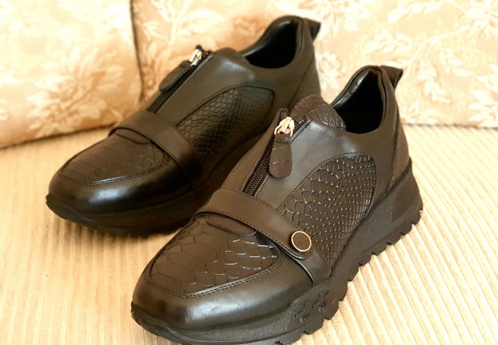 Кроссовки,40размер