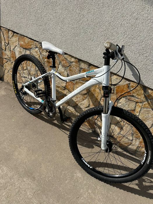 Bicicleta giant revel