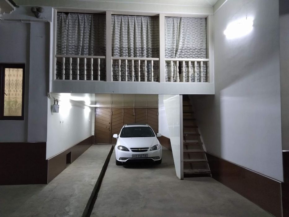 Uy sotiladi 8 sotu srochna