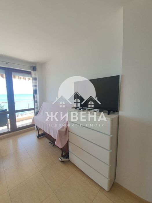 Продава обзаведен 2-стаен апартамент с морска панорама, гр.Балчик