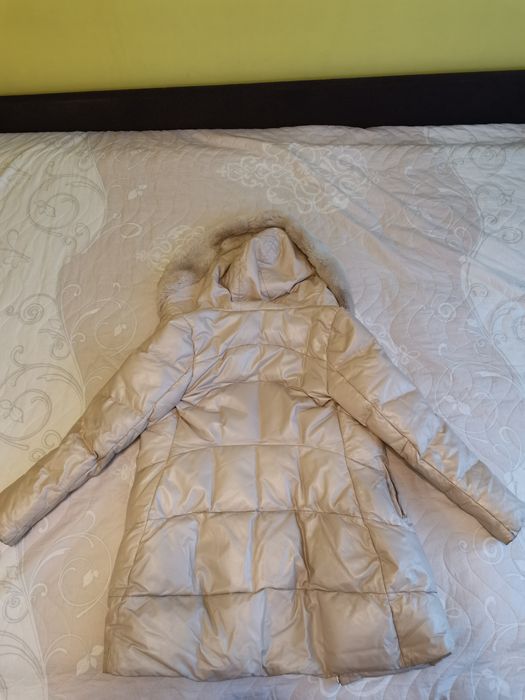 Женская куртка из кожи.