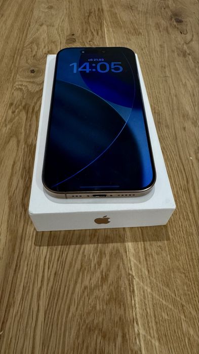 Iphone 16 pro с гаранция