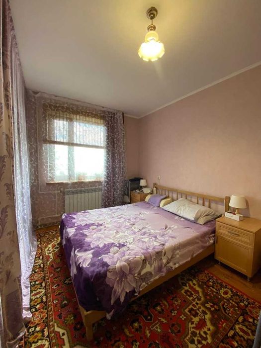 Продам 2 комнатную на 8 мкр