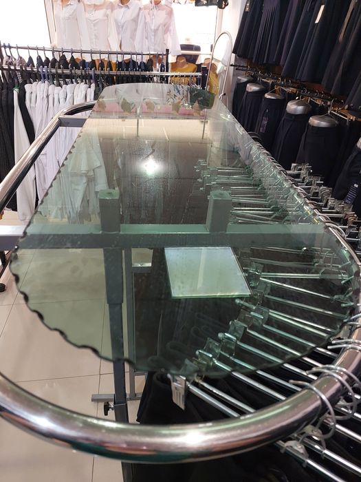 Продам стойку для одежды.