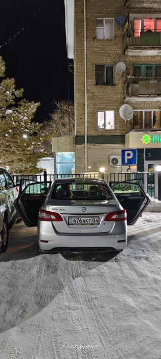 Ниссан автомобиль