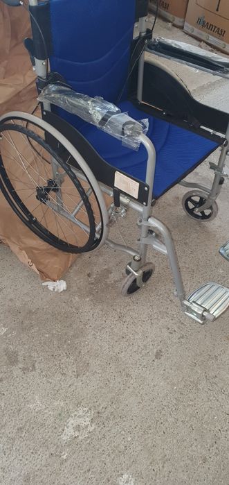 Fotoliu rulant ortopedic cu antrenare manuala