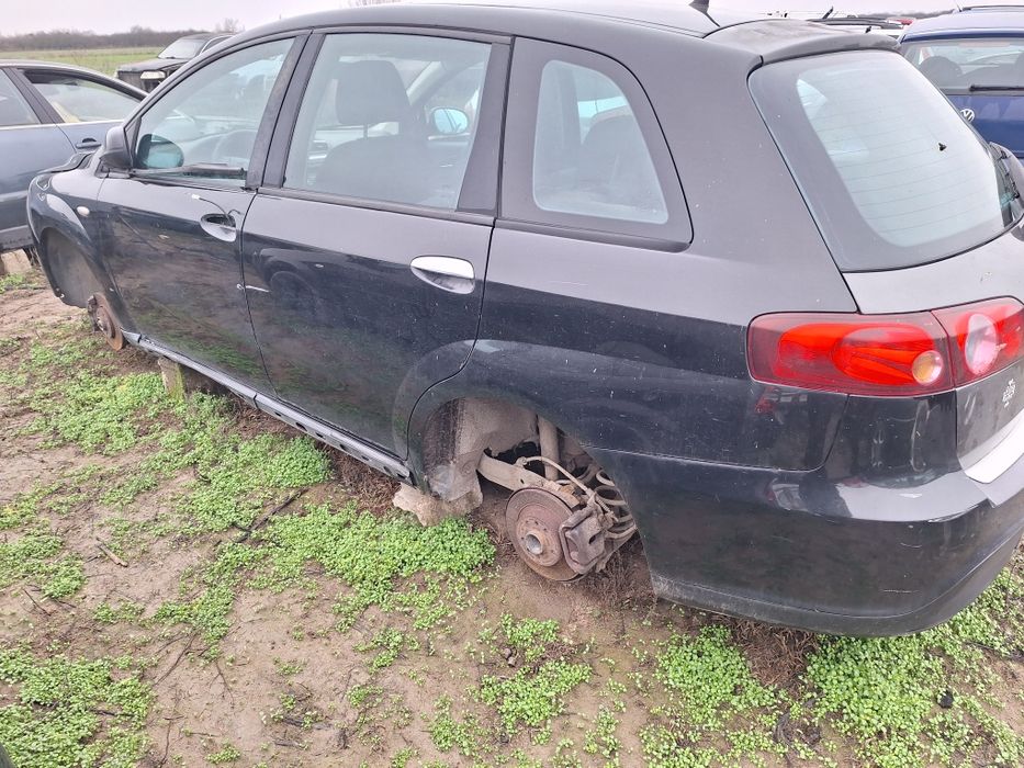 Dezmembrez fiat croma 1.9 jtd