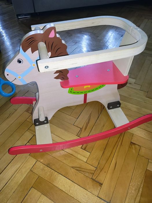 Детско конче люлка