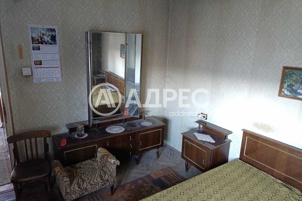 Продава се Тристаен апартамент в Разград, Център - 96 кв.м за 1146 €/кв.м - Снимка #3