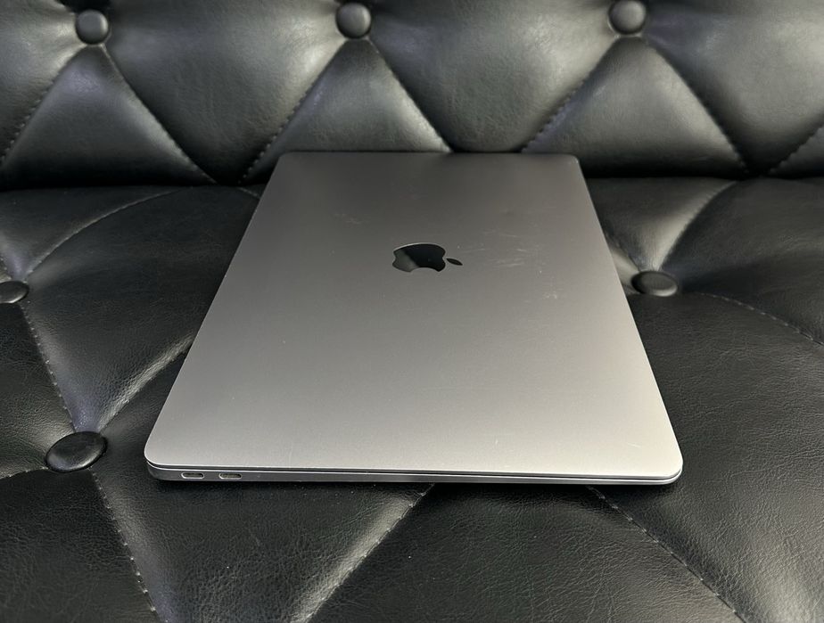 Apple MacBook Air 2020 в хорошем состоянии