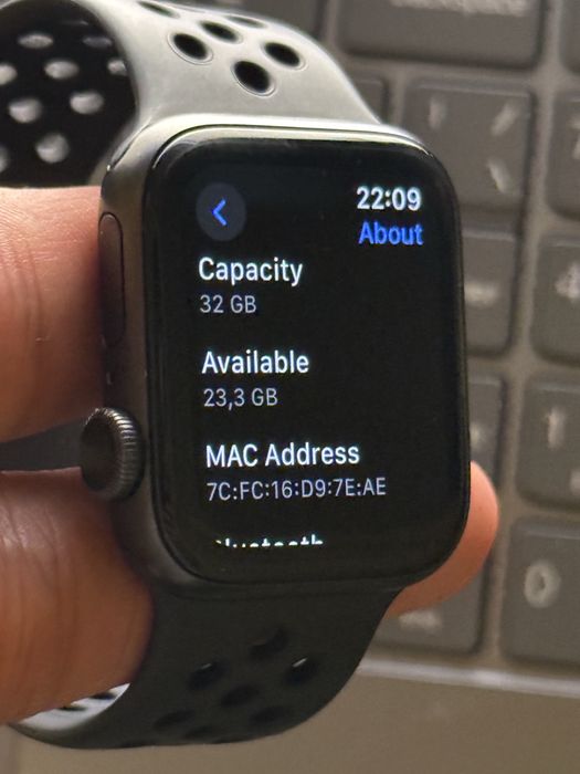 Apple Watch SE Nike Edition 40 мм
