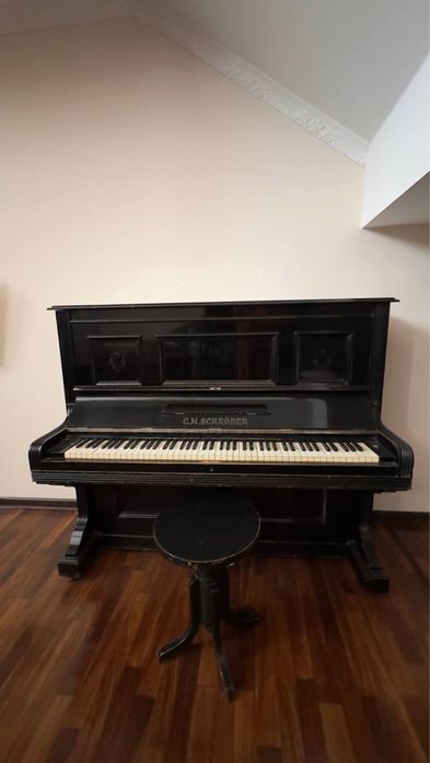 Пианино продается ( C.M.SCHRODER )